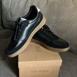 Steve Madden Black and Brown Sneakers with Sleek Design